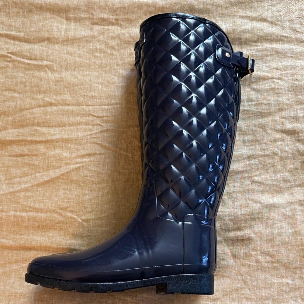 Hunter Refined Gloss Quilted Tall Rain Boot adjustable back - Picture 7 of 17